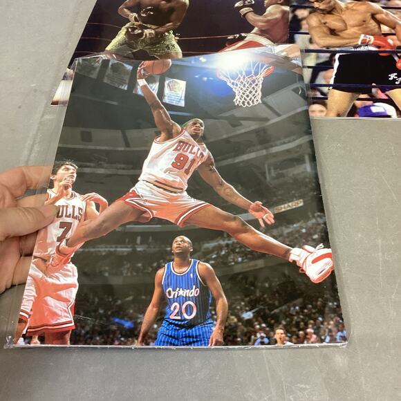 Lot Of 6 Sports Catalogs/Magazines - Bulls, Cubs, Boxing, Hockey, Football - Picture 3 of 15